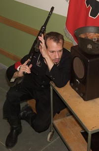 Daniel Tischler bei der Theatertour "2. Weltkrieg"